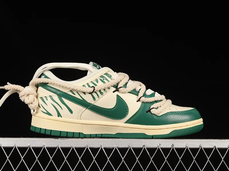 All categories Nk SB Dunk series Nk SB Dunk Low low-top sneakers Nk Dunk Low distressed beige customized version of deconstructed strap casual sneakers DD1503-112